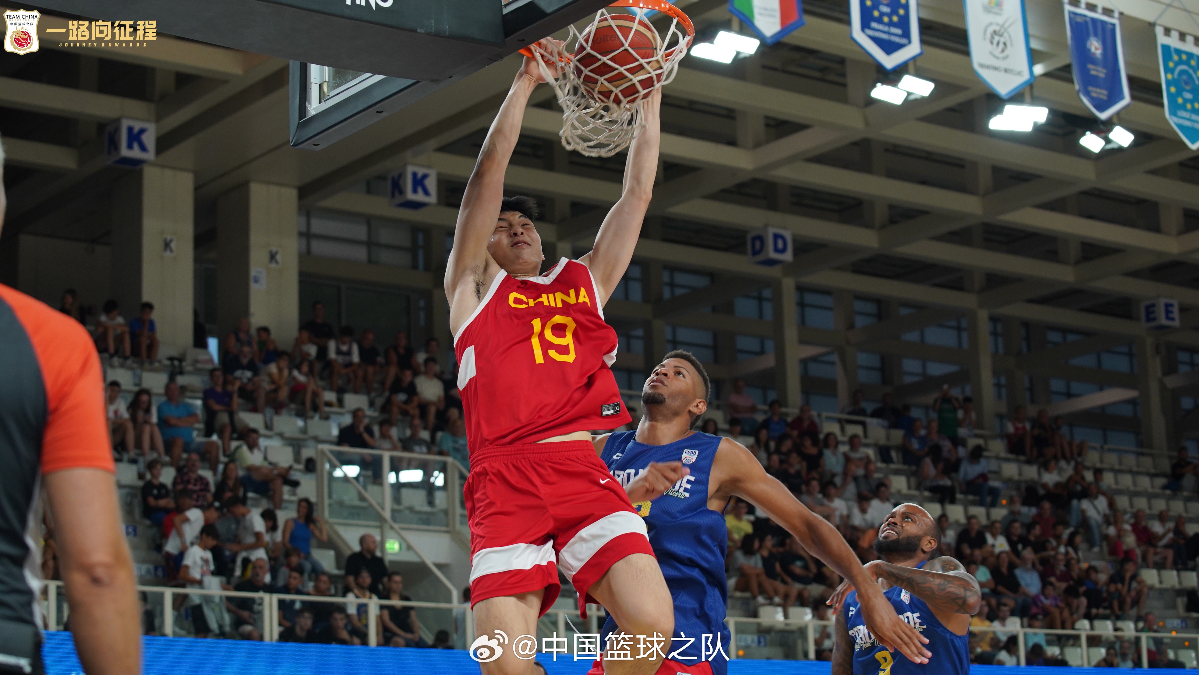 中国篮球之队晒本日数据：进攻效率高达126.8 崔永熙18分